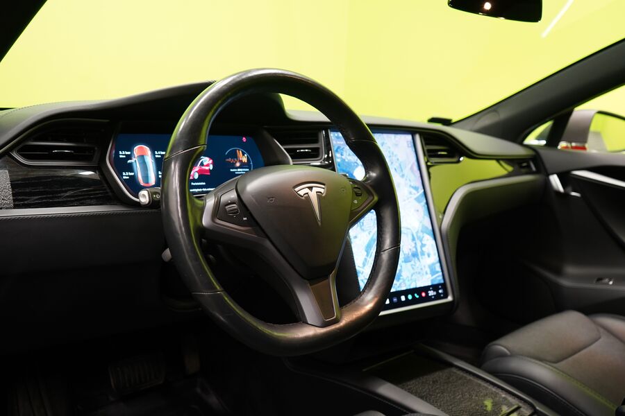 Tesla Model S vaihtoauto