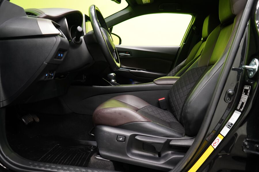 Toyota C-HR vaihtoauto