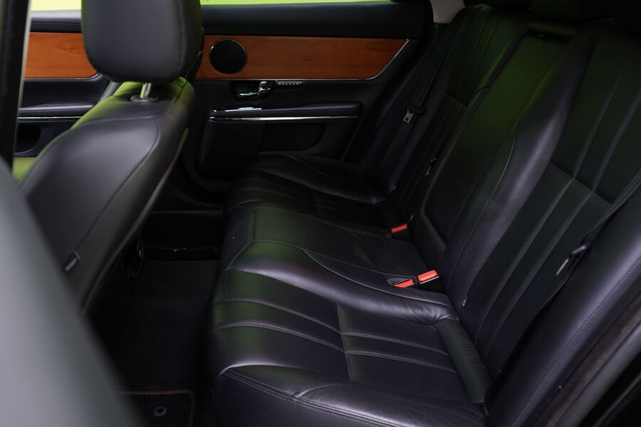 Jaguar XJ vaihtoauto