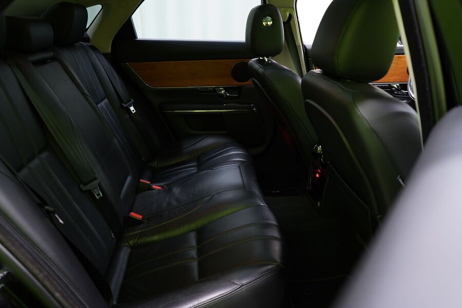 Jaguar XJ vaihtoauto