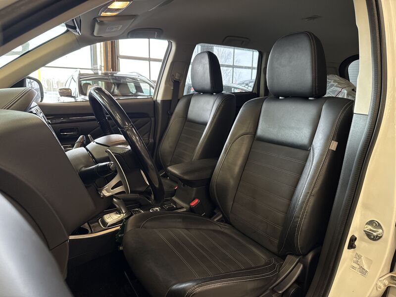 Mitsubishi Outlander PHEV vaihtoauto