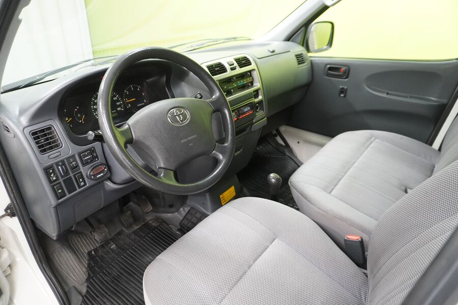 Toyota Hiace vaihtoauto