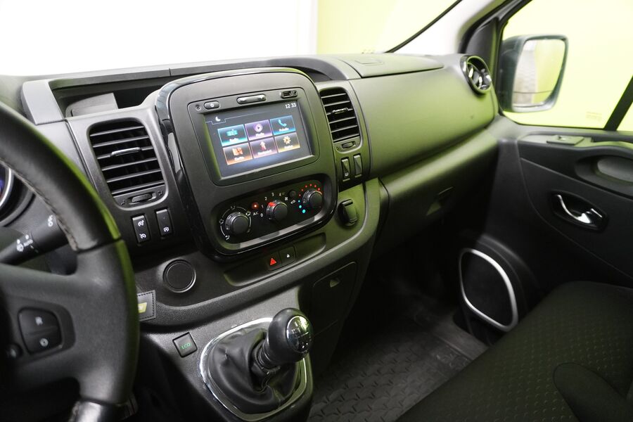 Opel Vivaro vaihtoauto