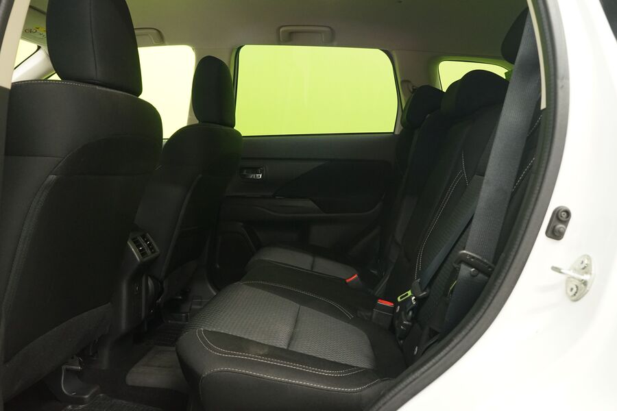 Mitsubishi Outlander PHEV vaihtoauto