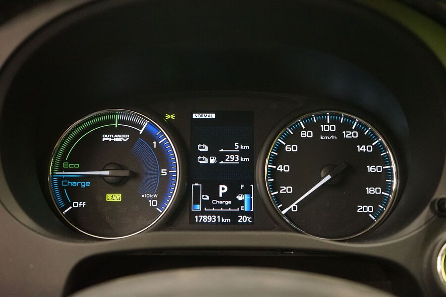 Mitsubishi Outlander PHEV vaihtoauto