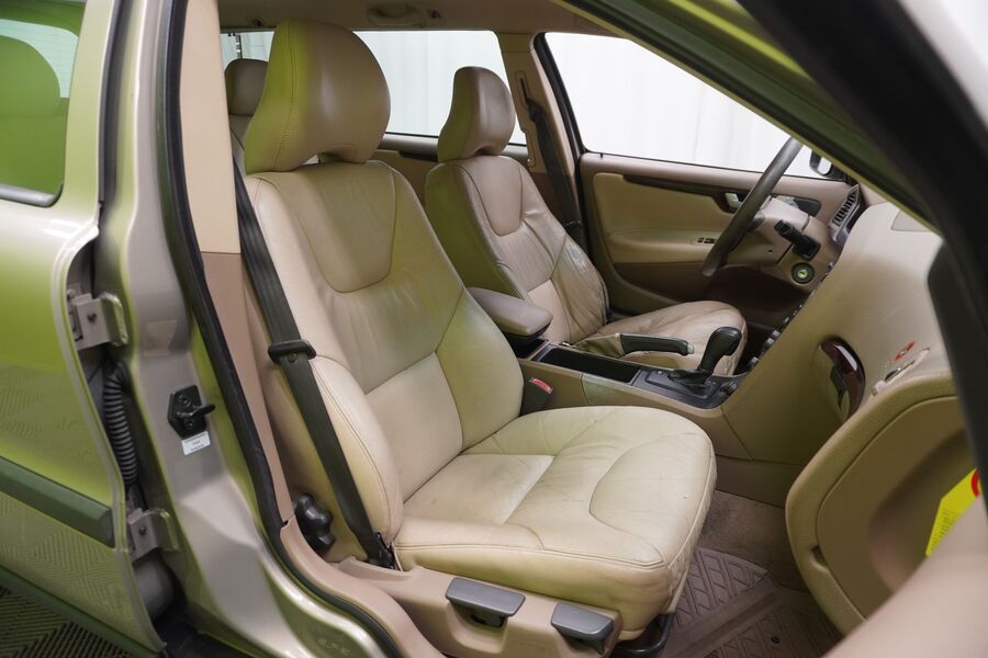 Volvo V70 vaihtoauto