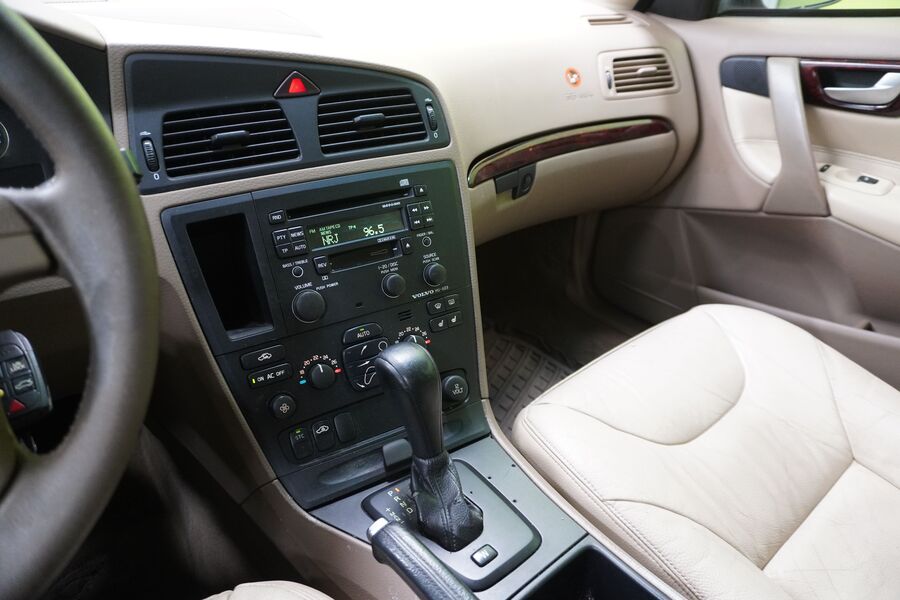 Volvo V70 vaihtoauto