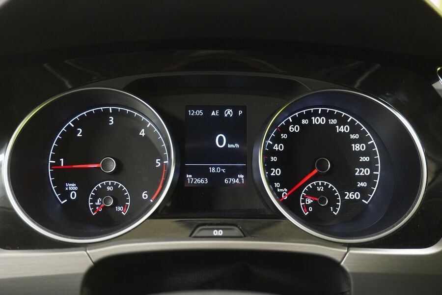 Volkswagen Touran vaihtoauto