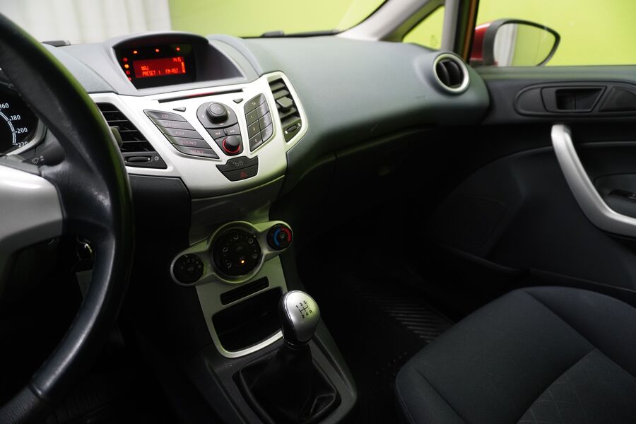 Ford Fiesta vaihtoauto