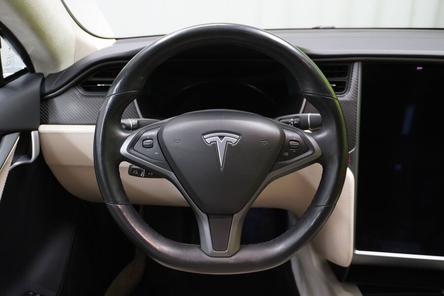 Tesla Model S vaihtoauto