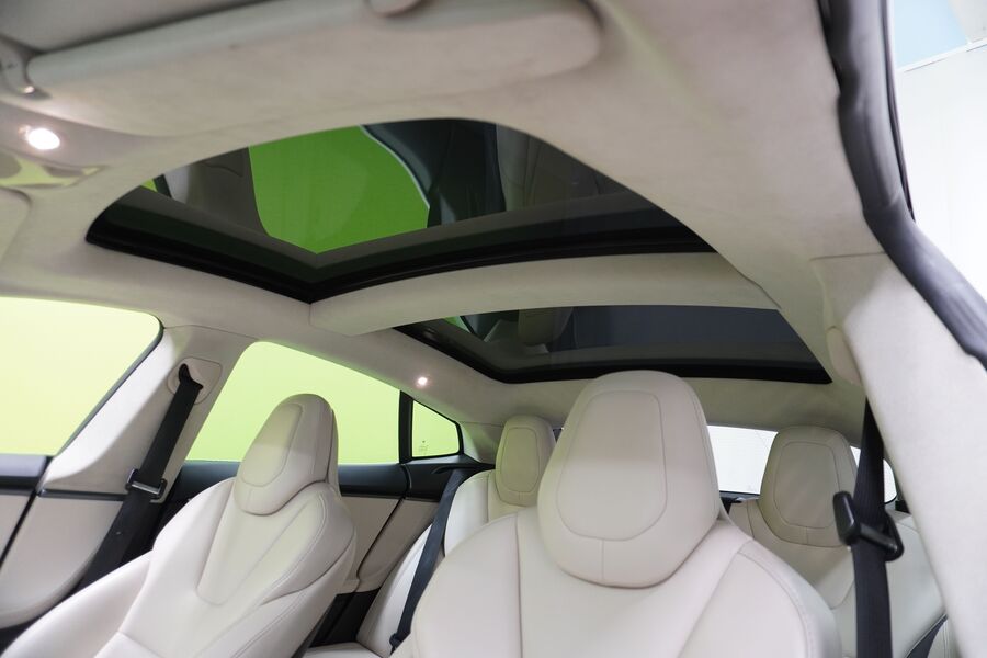 Tesla Model S vaihtoauto