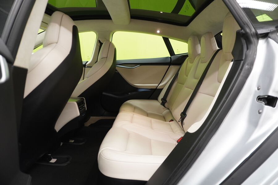Tesla Model S vaihtoauto