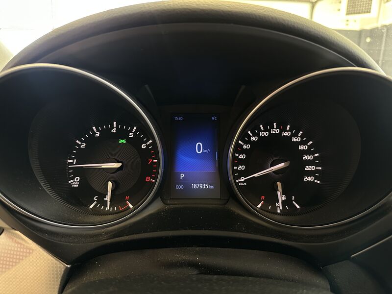 Toyota Avensis vaihtoauto