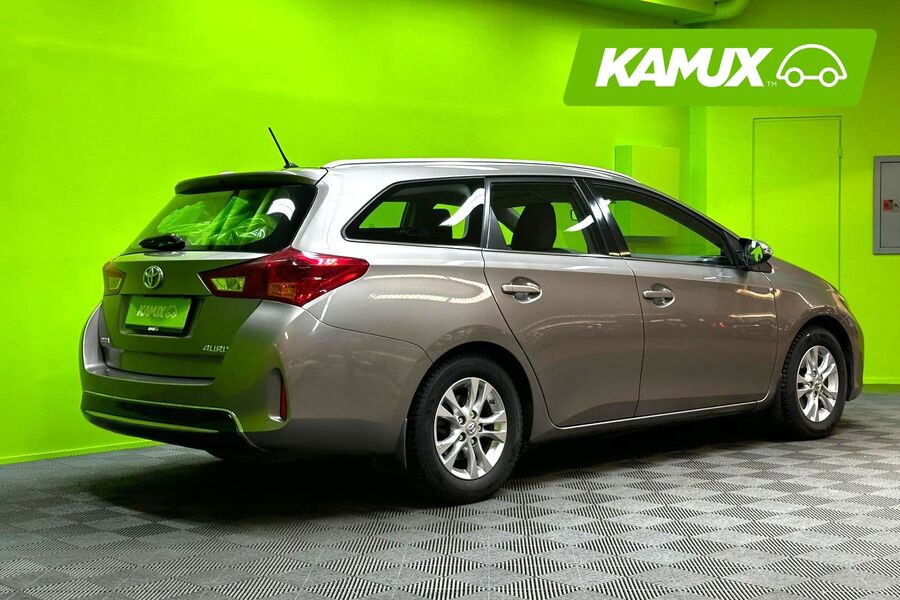 Toyota Auris vaihtoauto