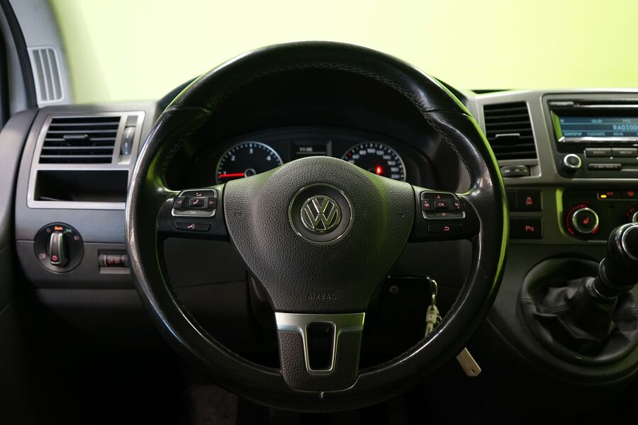 Volkswagen Caravelle vaihtoauto