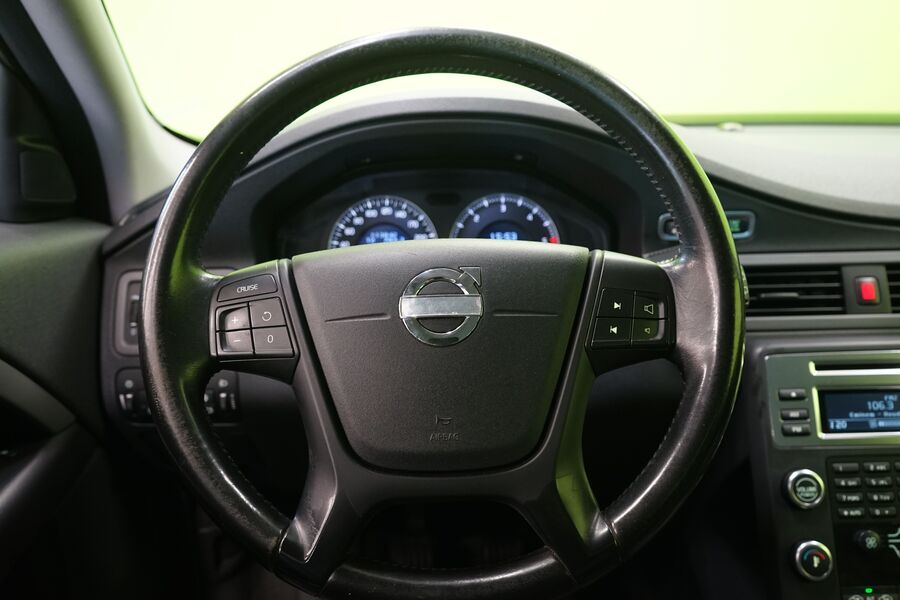 Volvo V70 vaihtoauto