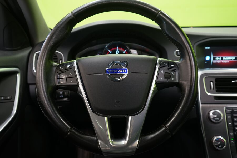 Volvo V60 Cross Country vaihtoauto