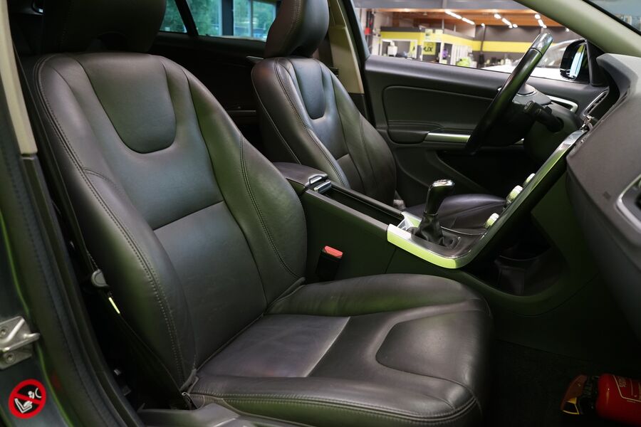 Volvo V60 Cross Country vaihtoauto