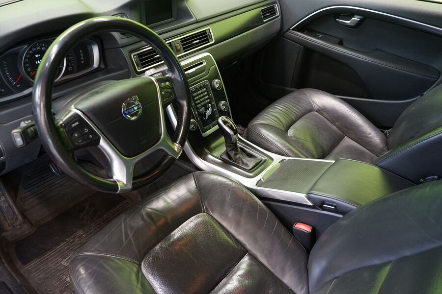 Volvo V70 vaihtoauto