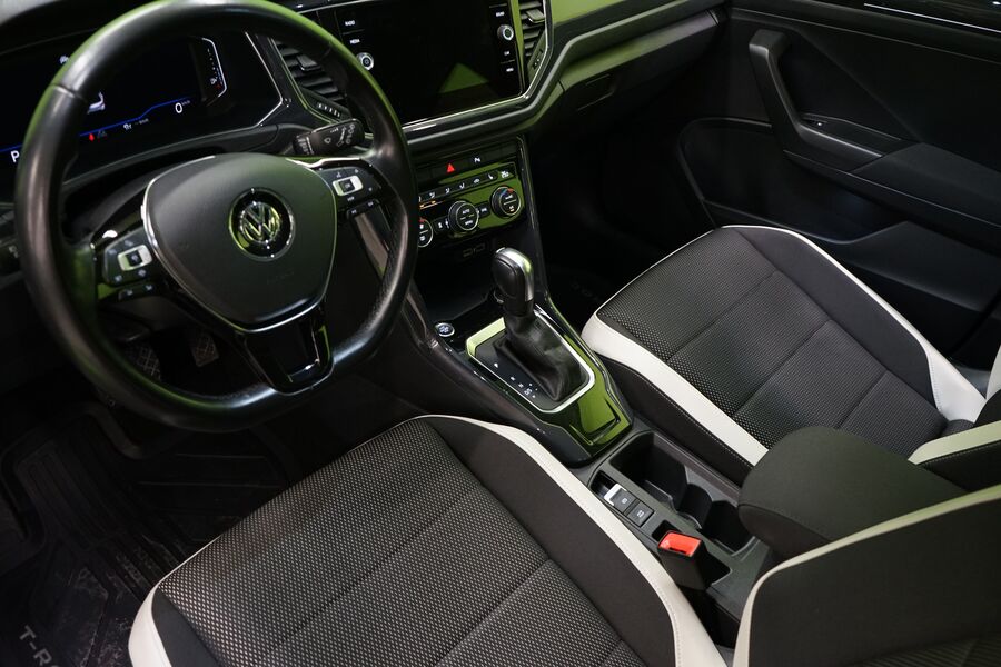 Volkswagen T-Roc vaihtoauto