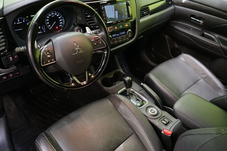 Mitsubishi Outlander vaihtoauto