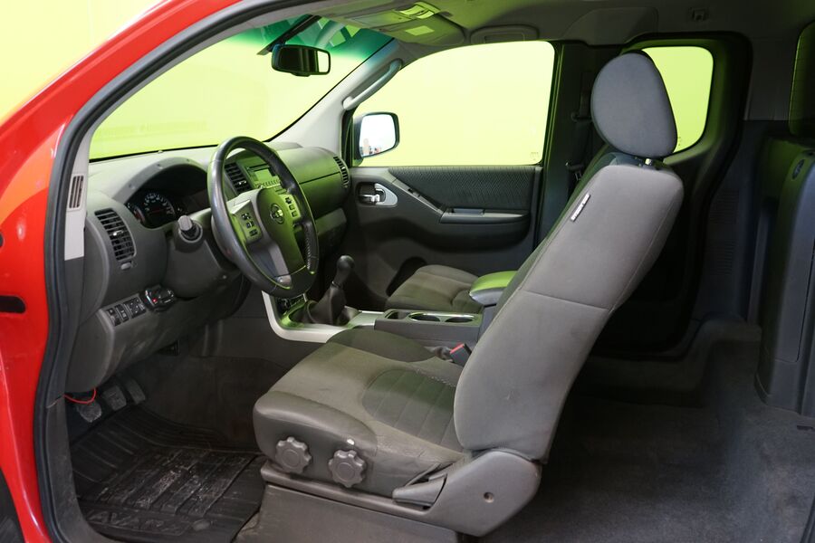 Nissan Navara vaihtoauto