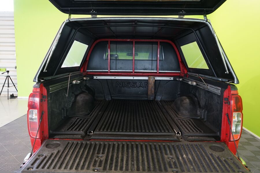 Nissan Navara vaihtoauto