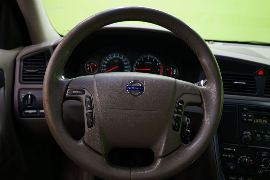 Volvo V70 vaihtoauto