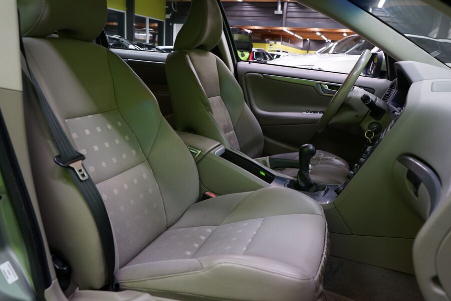 Volvo V70 vaihtoauto