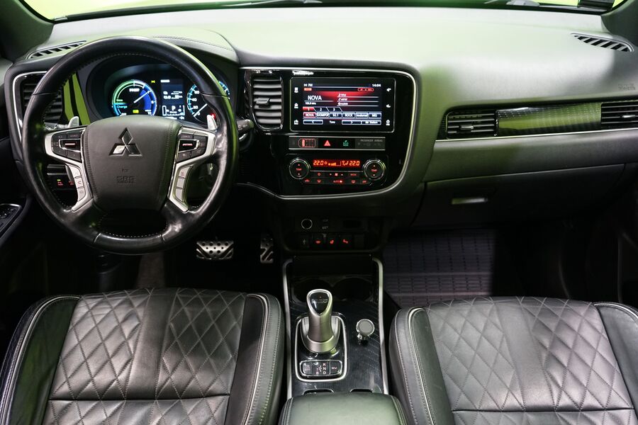 Mitsubishi Outlander PHEV vaihtoauto