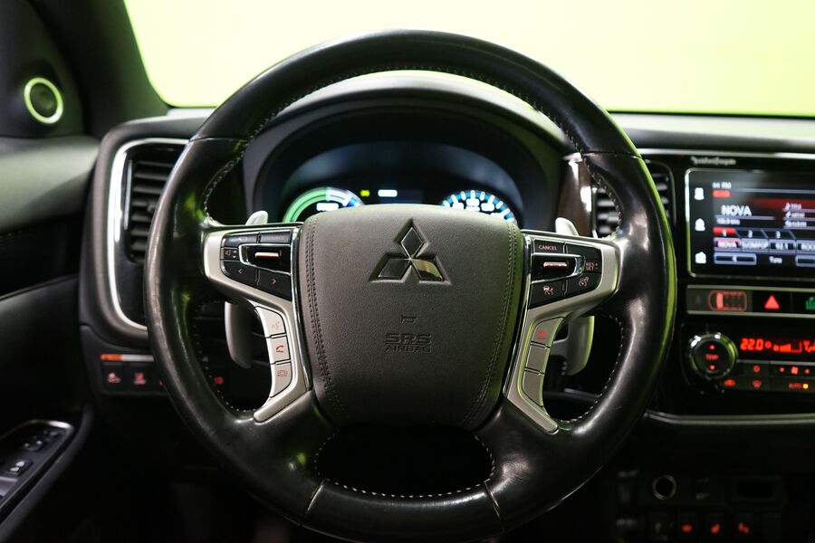 Mitsubishi Outlander PHEV vaihtoauto