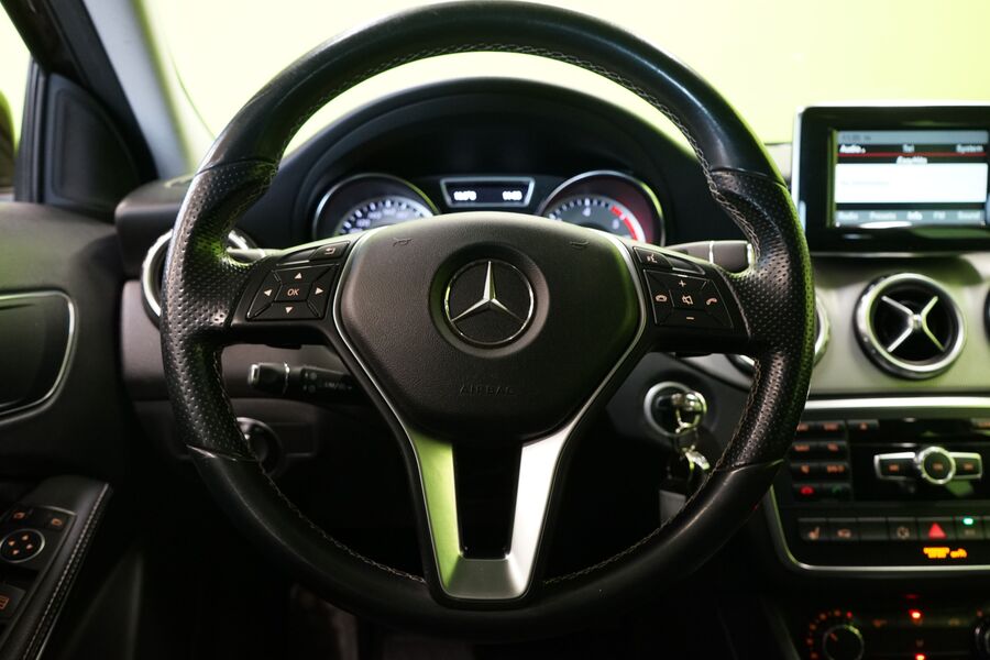 Mercedes-Benz GLA vaihtoauto