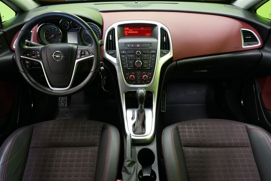 Opel Astra vaihtoauto