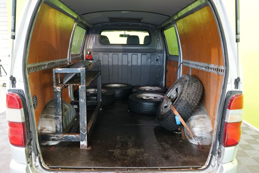 Toyota Hiace vaihtoauto