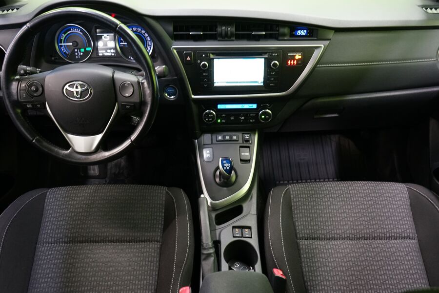 Toyota Auris vaihtoauto