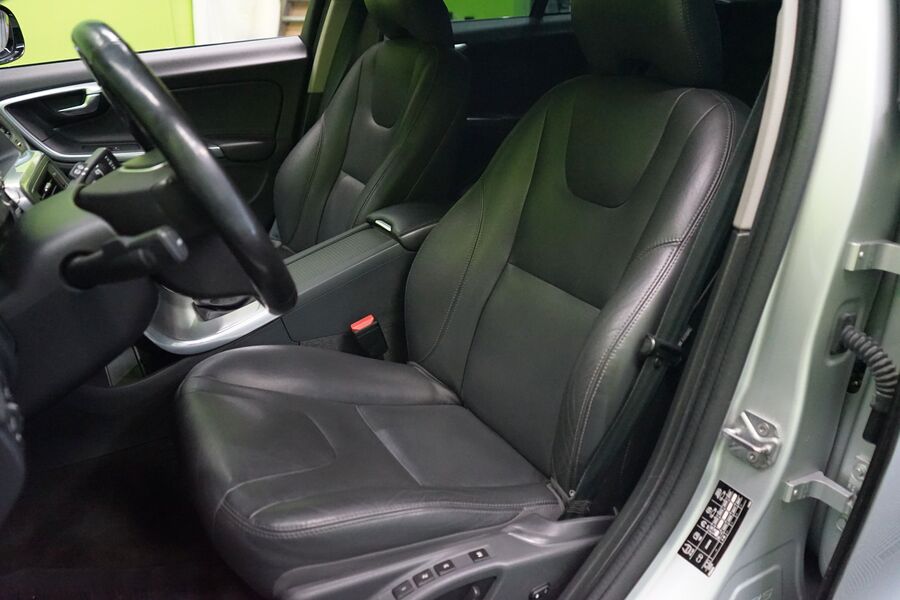 Volvo V60 Cross Country vaihtoauto