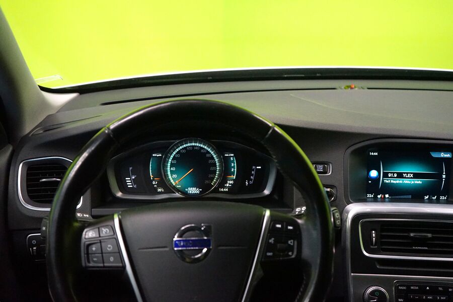 Volvo V60 Cross Country vaihtoauto