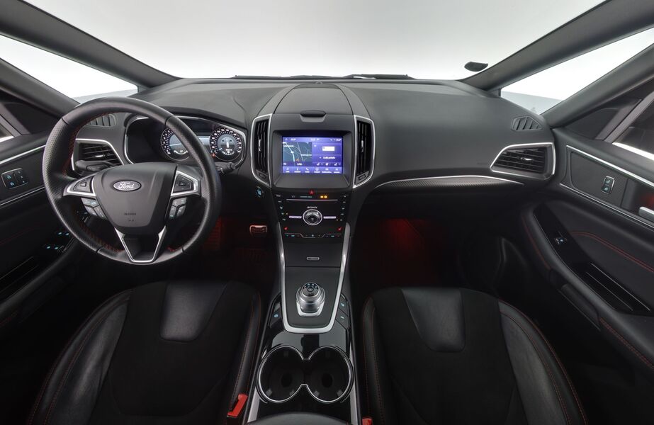 Ford S-MAX vaihtoauto