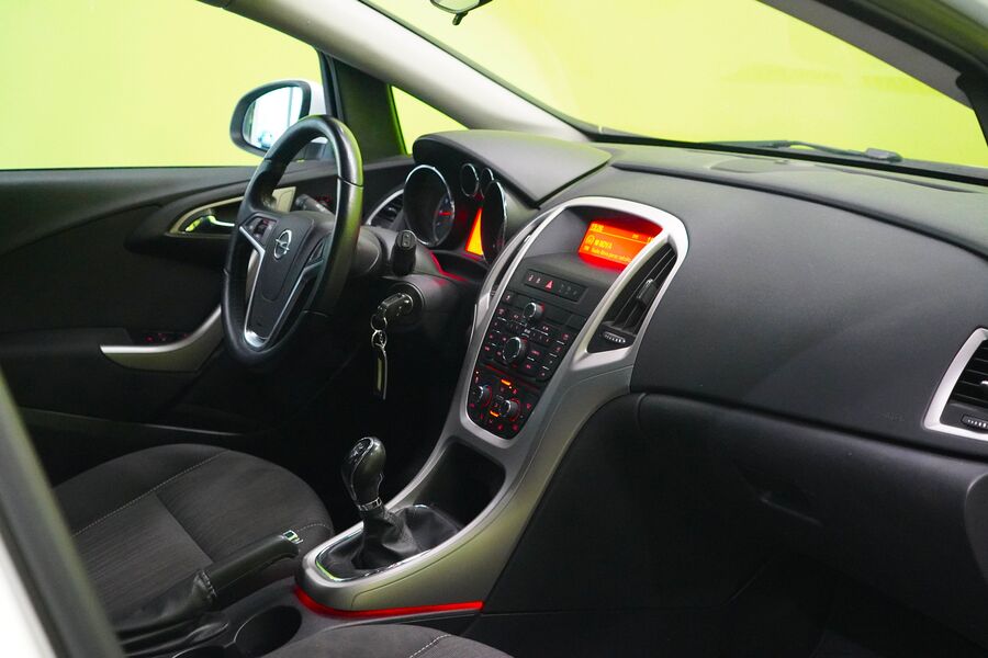 Opel Astra vaihtoauto