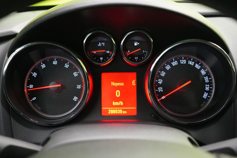 Opel Astra vaihtoauto