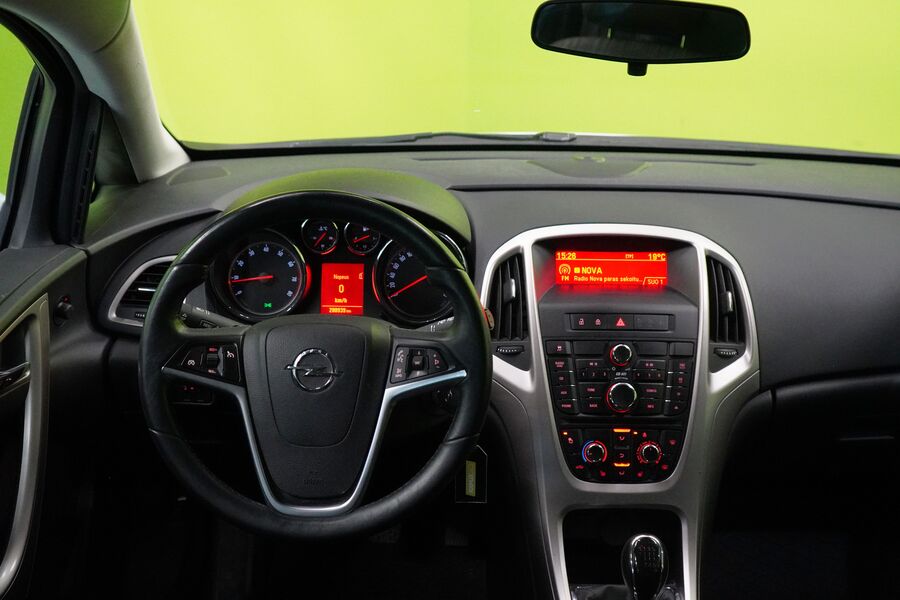 Opel Astra vaihtoauto