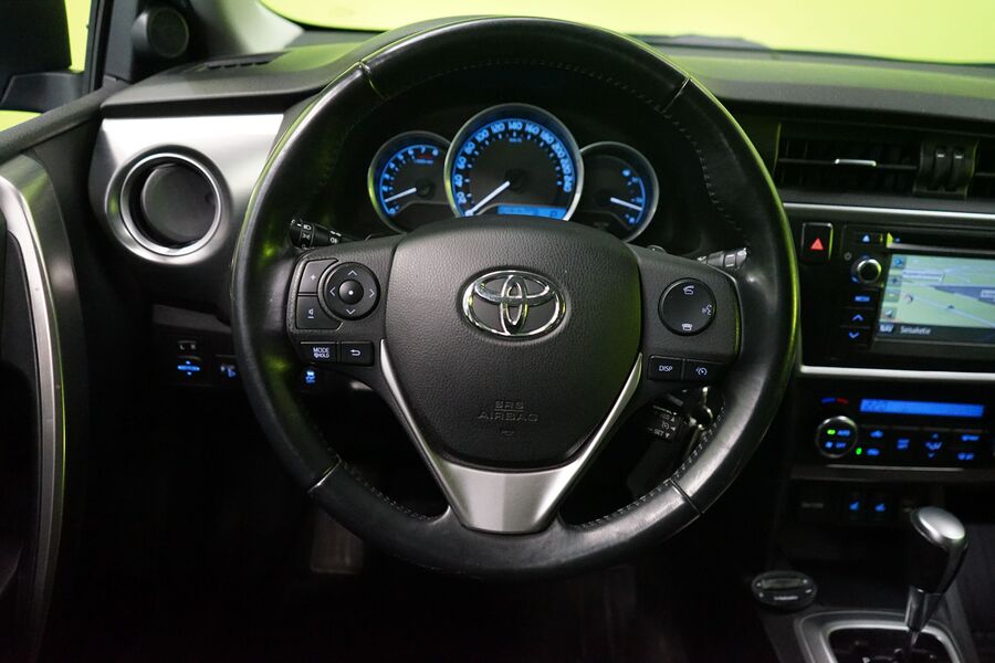 Toyota Auris vaihtoauto