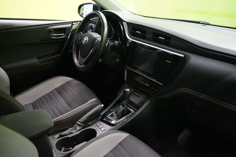 Toyota Auris vaihtoauto