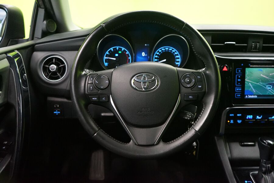Toyota Auris vaihtoauto