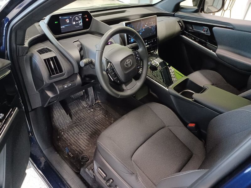 Toyota bZ4X vaihtoauto