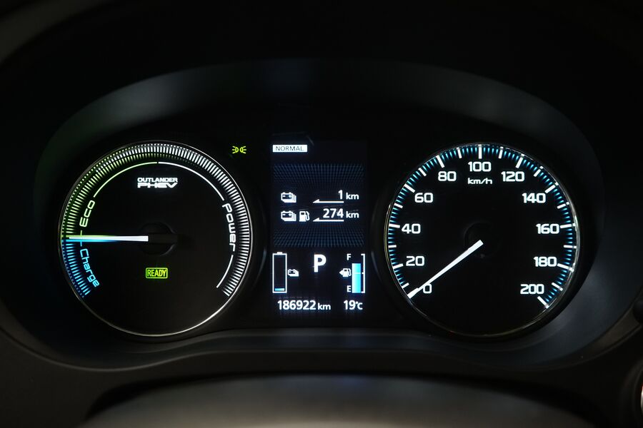 Mitsubishi Outlander PHEV vaihtoauto