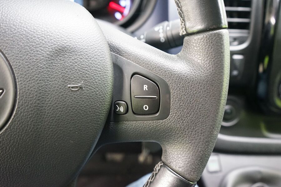 Opel Vivaro vaihtoauto