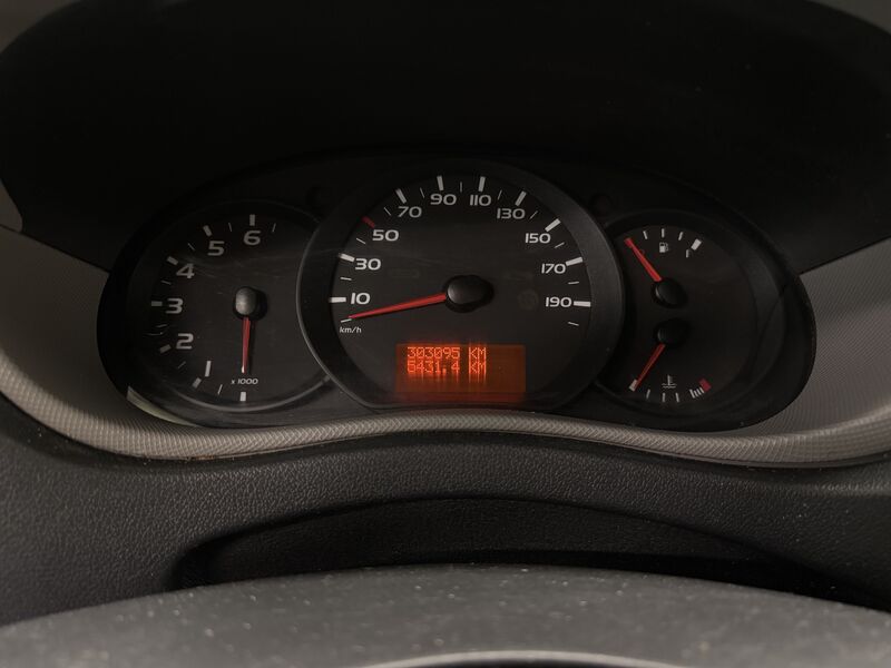 Nissan NV400 vaihtoauto