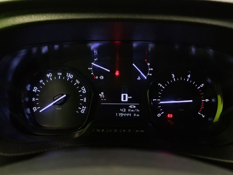 Opel Vivaro vaihtoauto