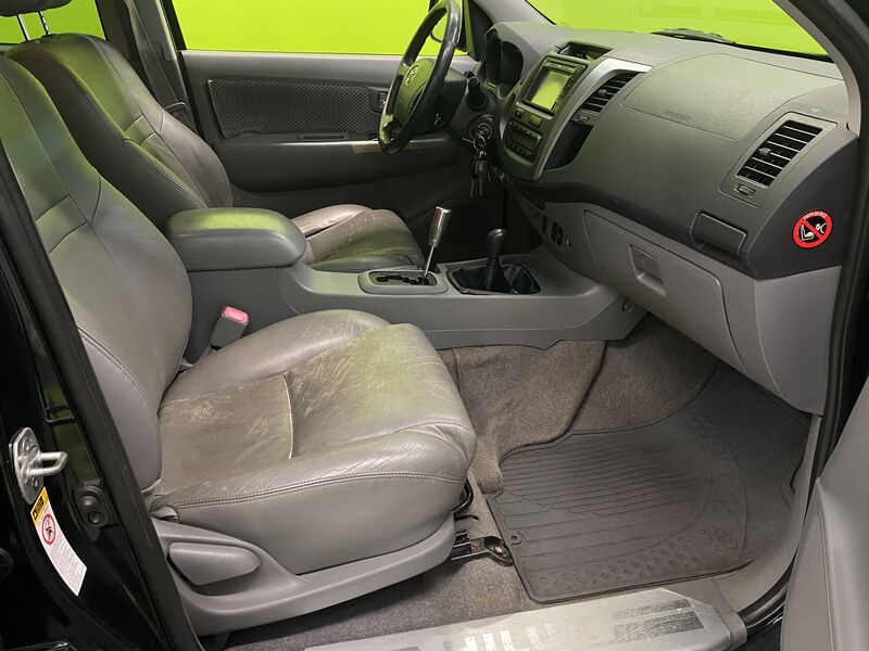 Toyota Hilux vaihtoauto